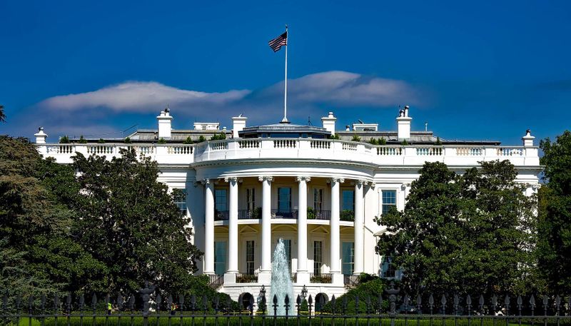 Who leads the country if the president, the vice president, and the House speaker can't? (Source: Pixabay)