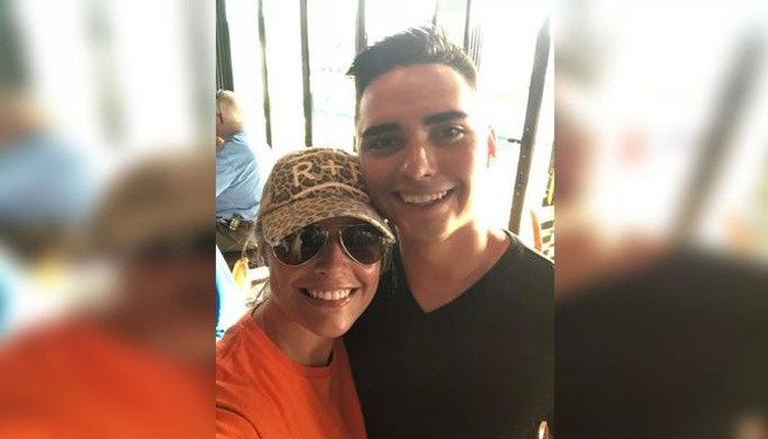 Suzanne Rogers treated the Marine to a beer and a game of pool after he got his ring. (Source: Facebook/Suzanne Rogers)