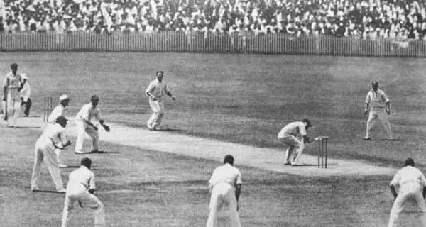 Bill Woodfull avoids a bodyline ball during the 1932-33 Ashes series. (Source: Wikimedia Commons)